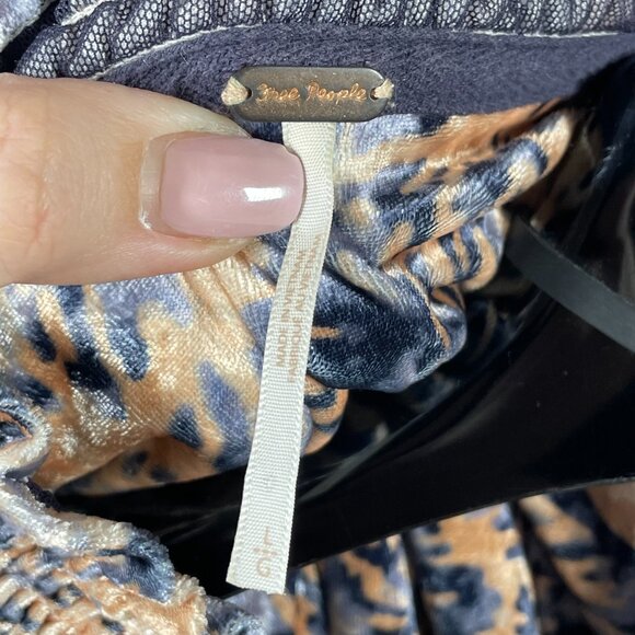 Free People Shirt Womens Large blue orange velour balloon sleeve boho casual - Picture 4 of 9